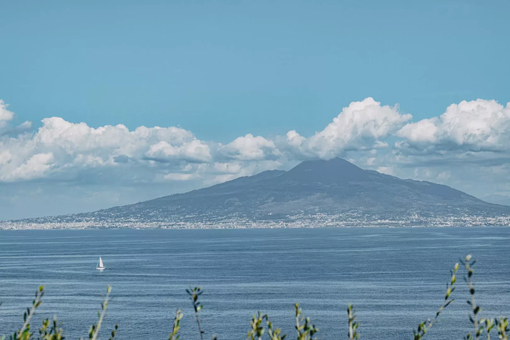 a view of the mount vesuvius in italy